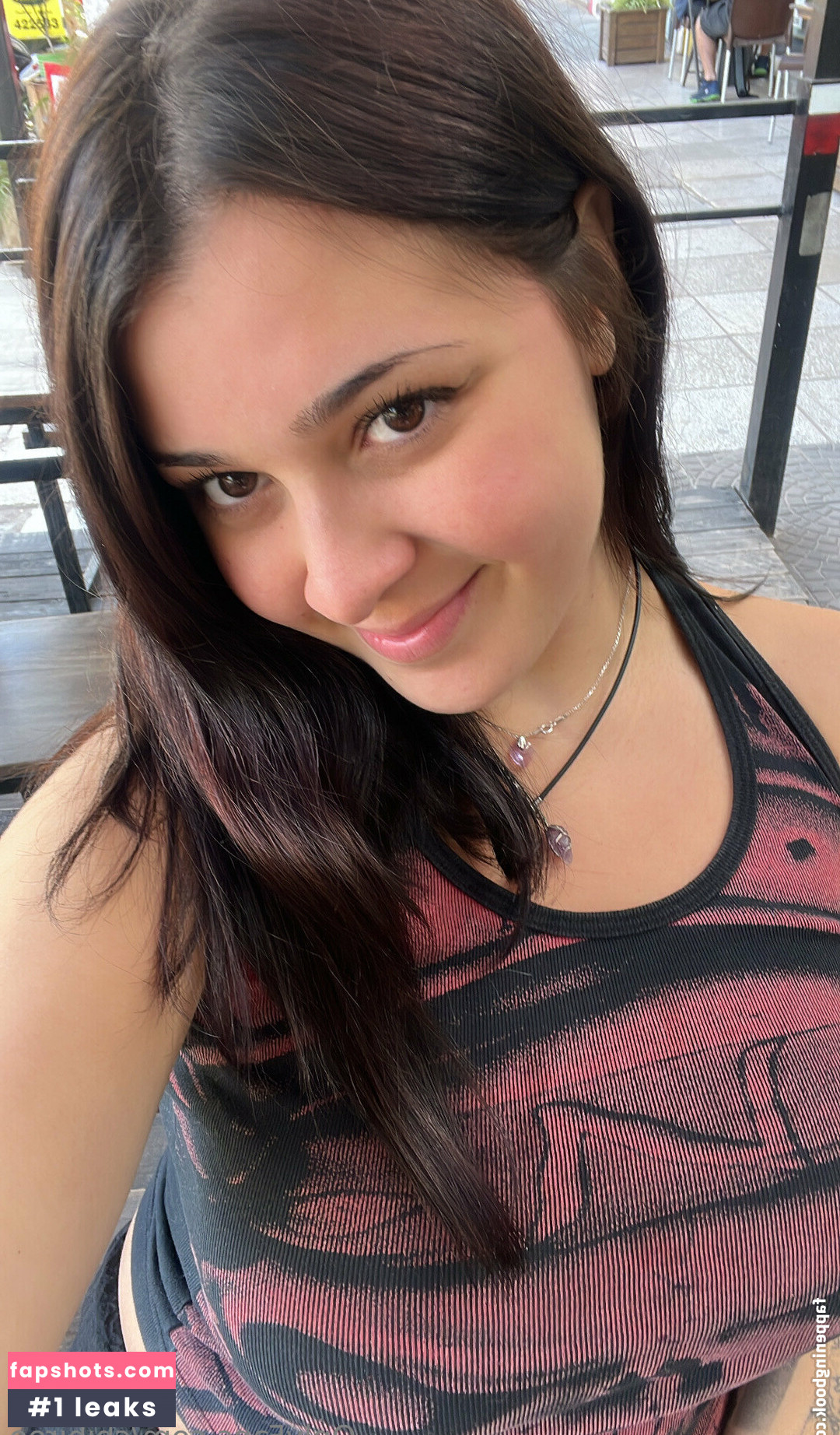 chihiroo gallery photo #3