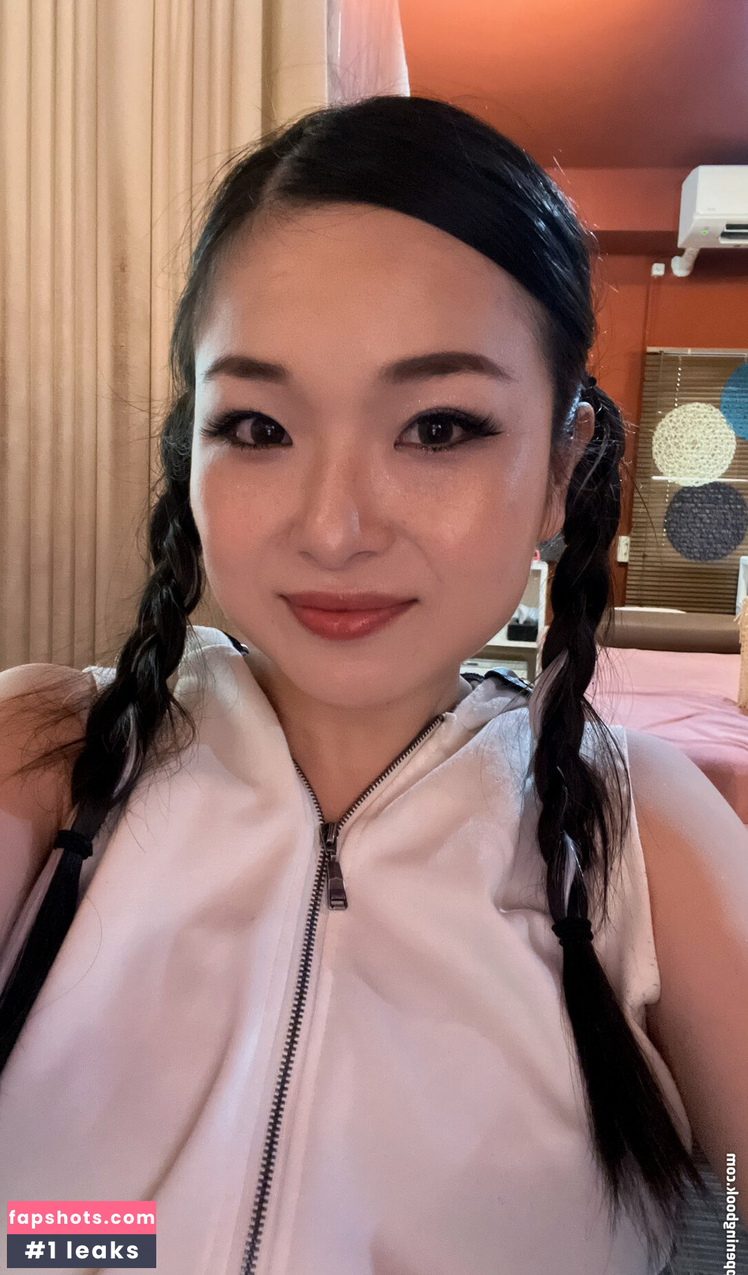 Childish Lina gallery photo #79