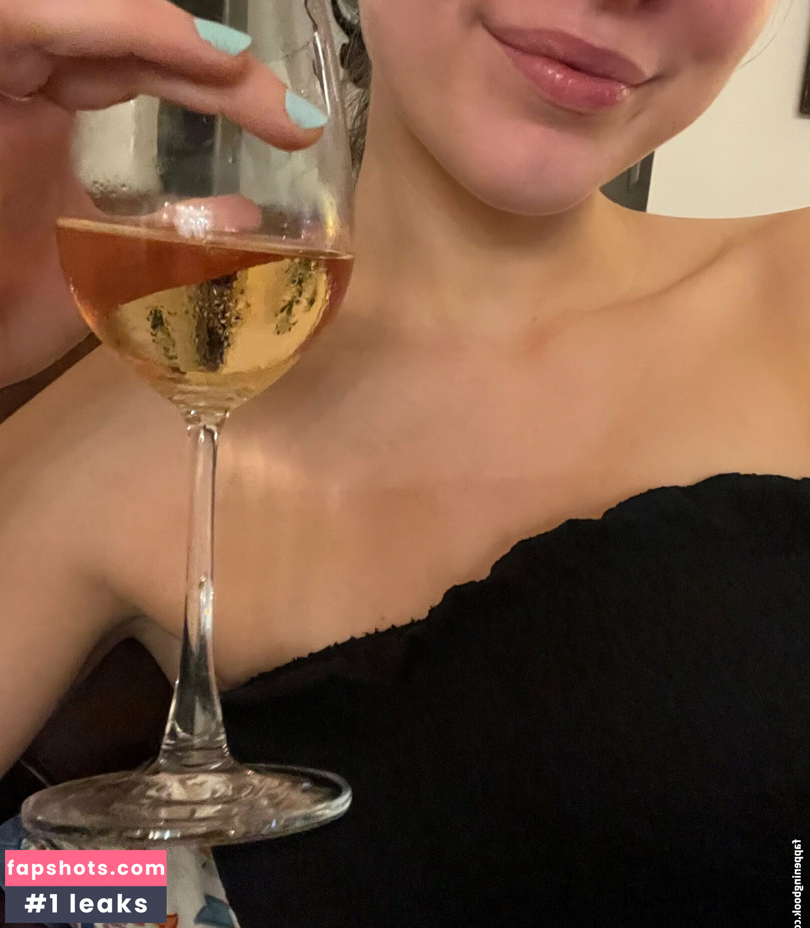 chillwithrose nude babe gallery