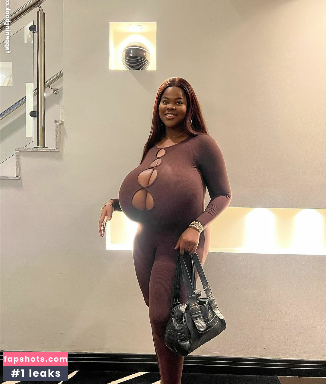 Chioma.lovv gallery photo #5