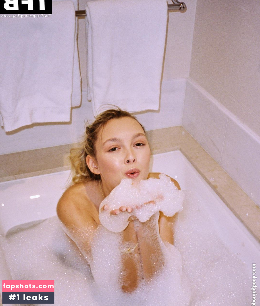 Chloe Avenaim gallery photo #32