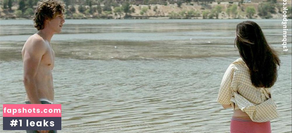 Chloe Bridges Nude Leaks OnlyFans Photos #22 - LeakJerk