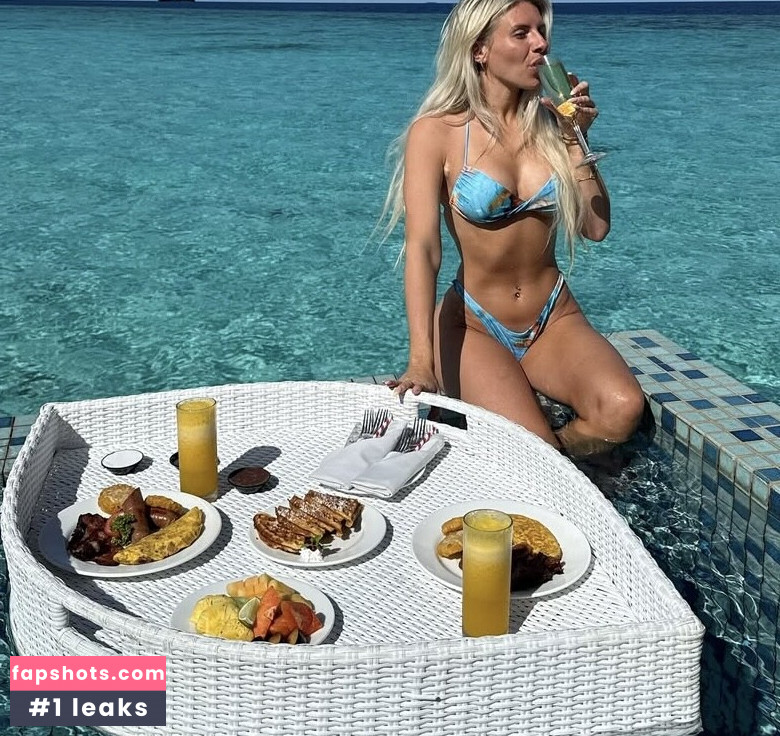 Chloe Burrows Nude Leaks OnlyFans Photos #12 - LeakJerk
