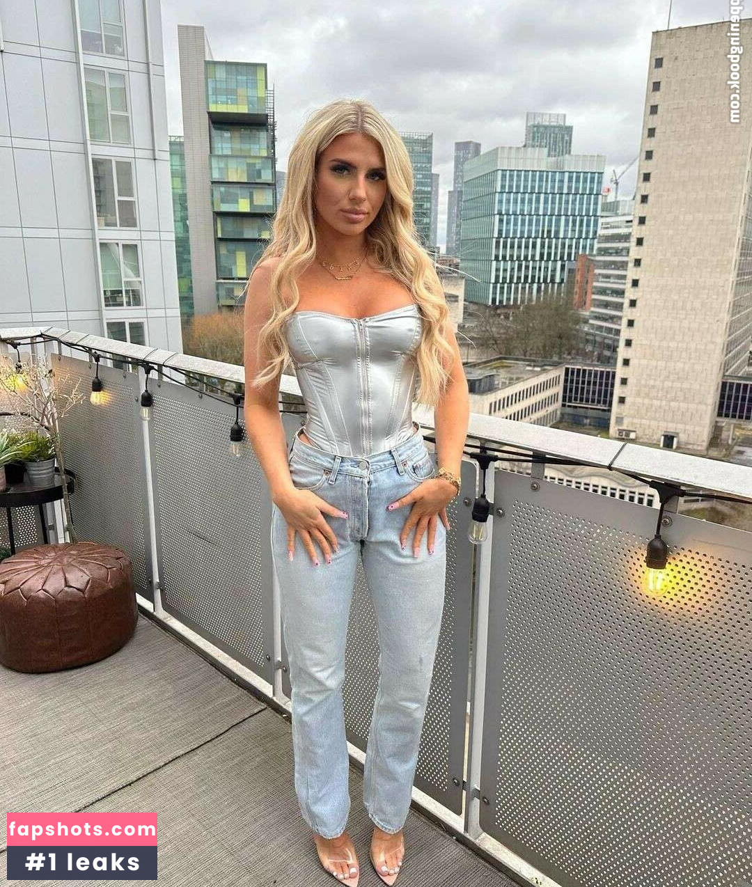 Chloe Burrows Nude Leaks OnlyFans Photos #29 - LeakJerk