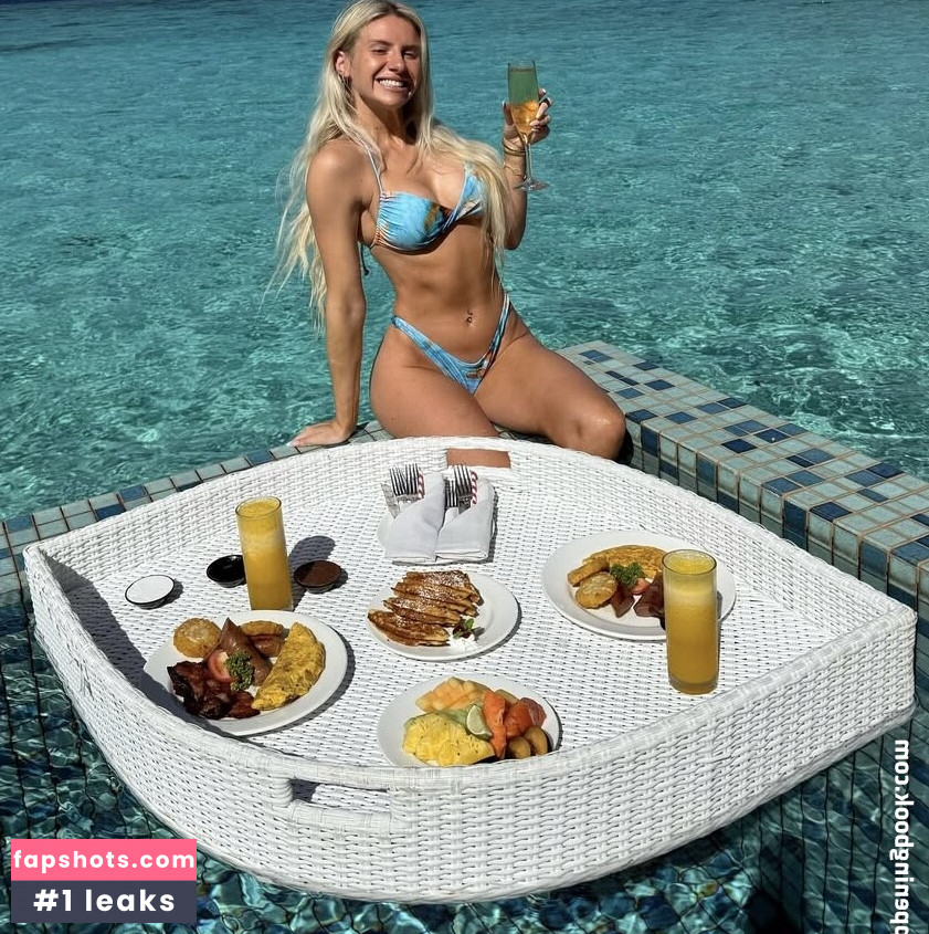 Chloe Burrows Nude Leaks OnlyFans Photos #8 - LeakJerk