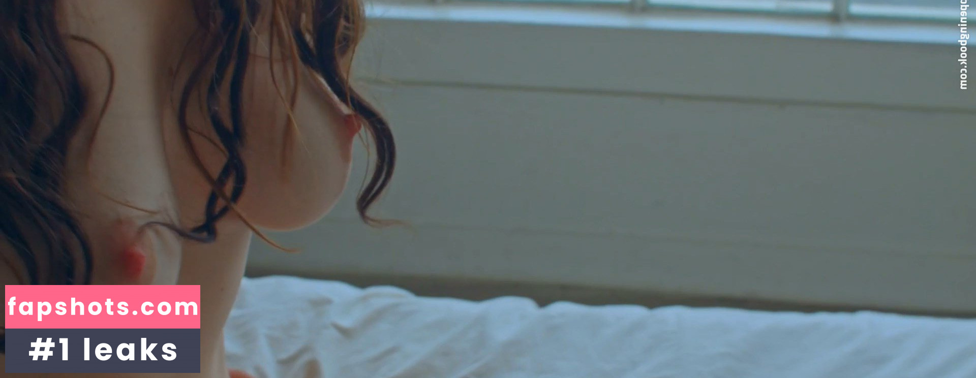 Chloe Caro gallery photo #17