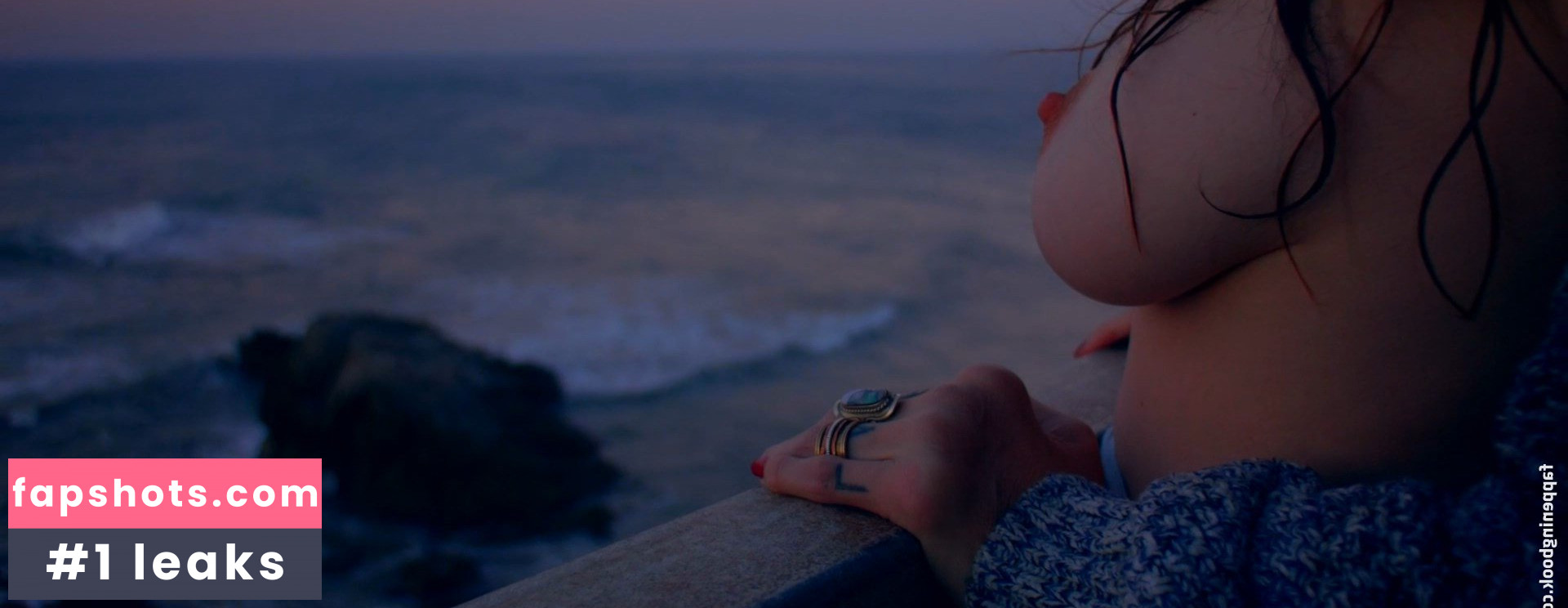 Chloe Caro gallery photo #18