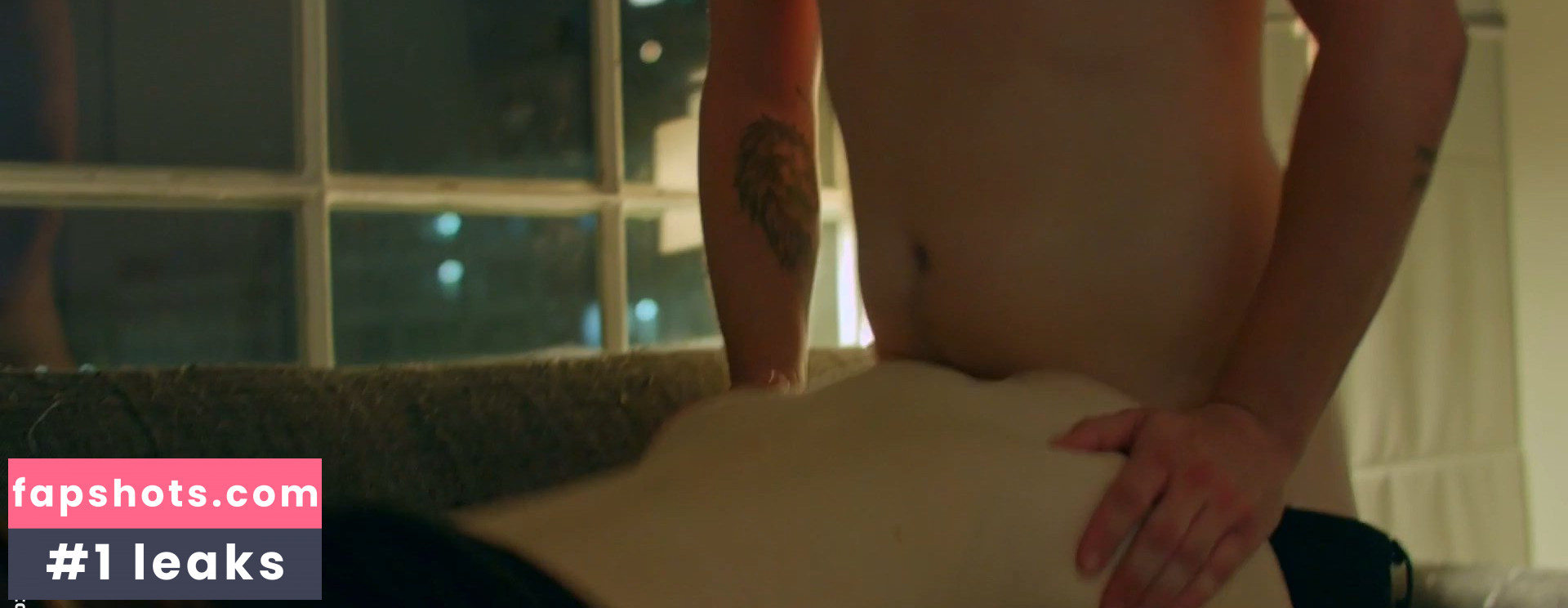 Chloe Caro gallery photo #9