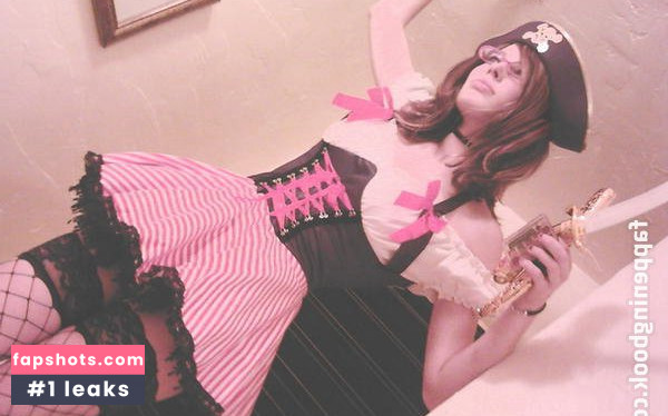 Chloe Dykstra gallery photo #34