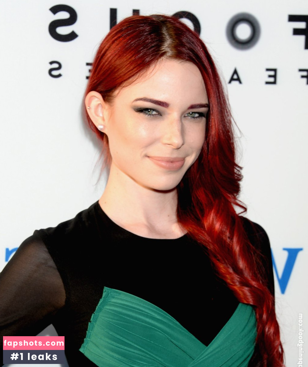 Chloe Dykstra gallery photo #43