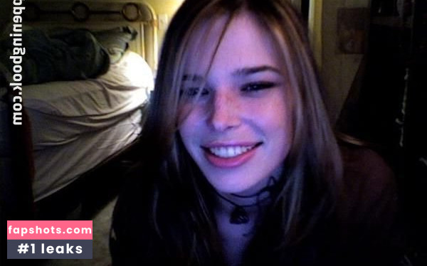 Chloe Dykstra gallery photo #47