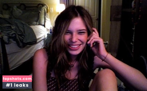 Chloe Dykstra gallery photo #48