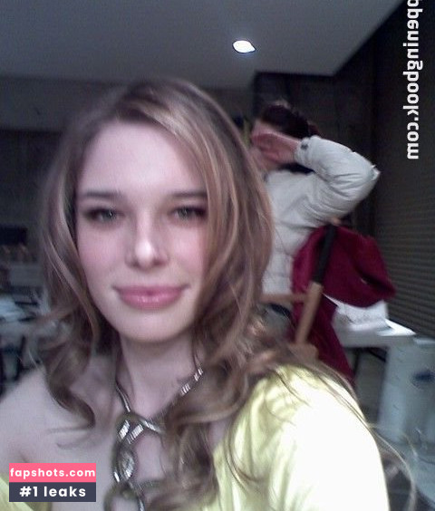 Chloe Dykstra gallery photo #51