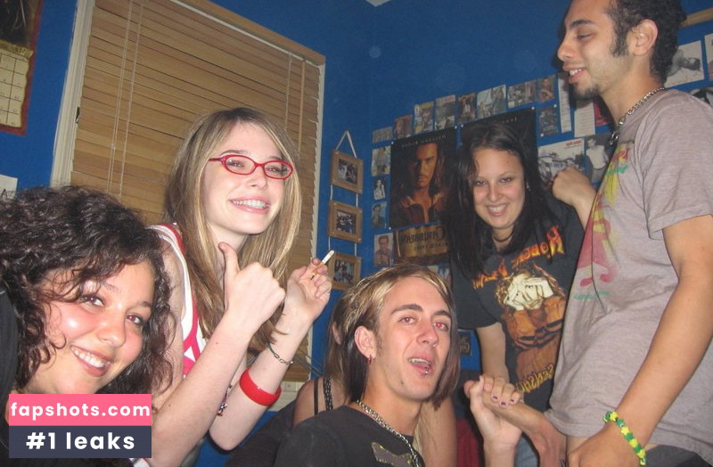 Chloe Dykstra gallery photo #53