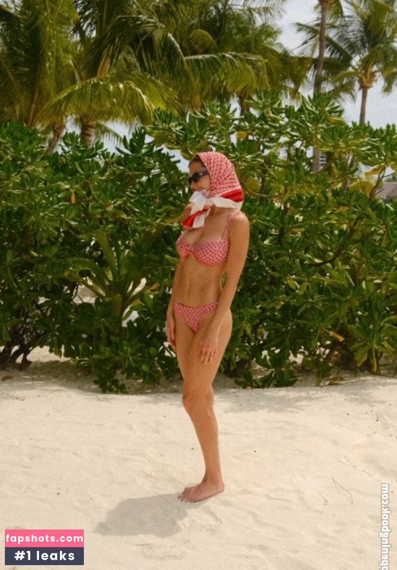 Chloe East gallery photo #11