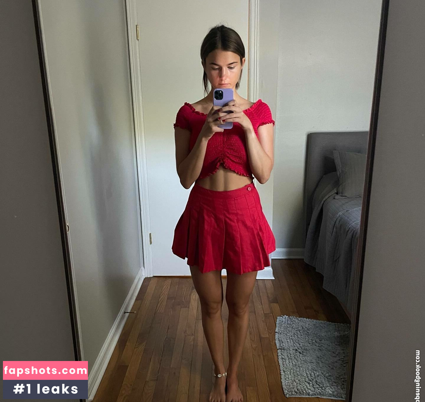 Chloe East gallery photo #6