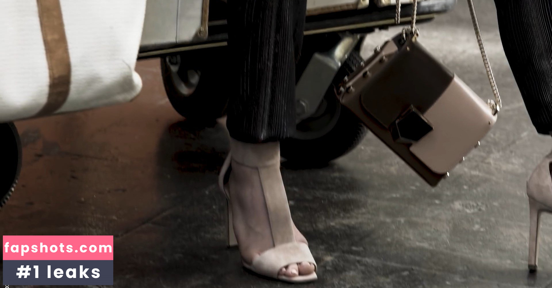 Chloë Grace Moretz gallery photo #1503