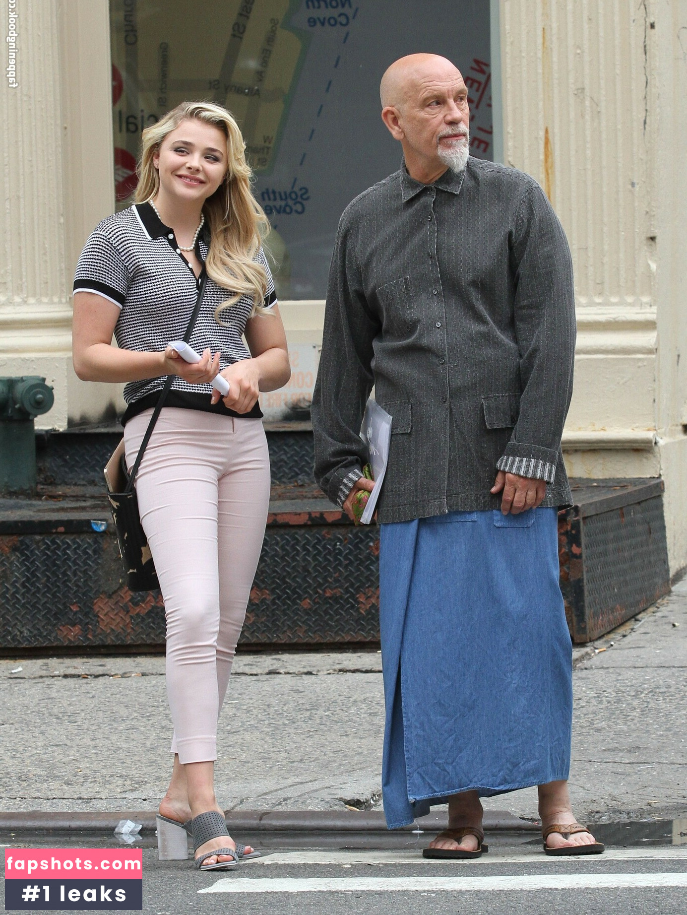 Chloë Grace Moretz gallery photo #96