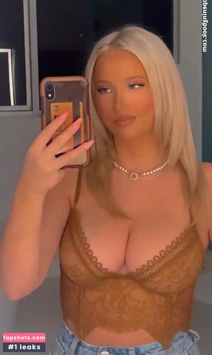 Chloe H gallery photo #11