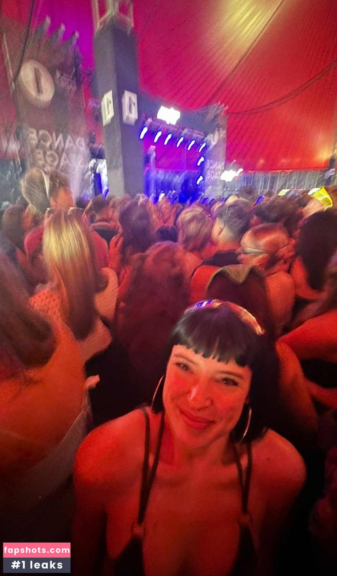 Chloe Hodgson Chloehodgson gallery photo #13