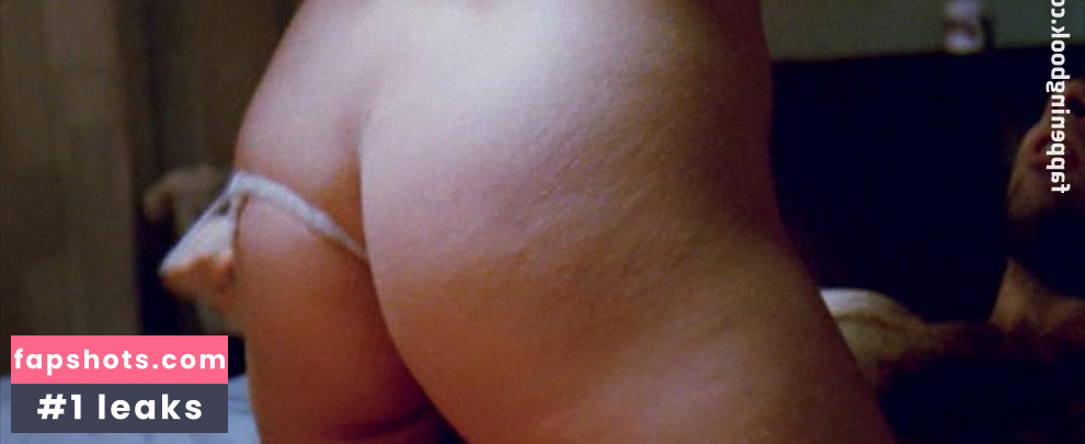 Chloe Hunter nude babe gallery