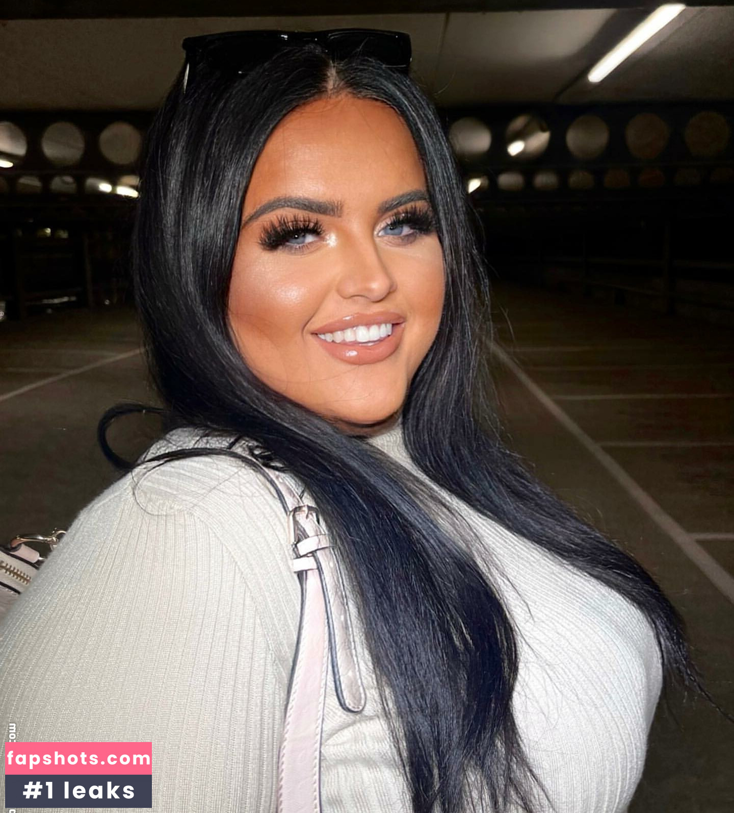 Chloe Jade nude babe gallery