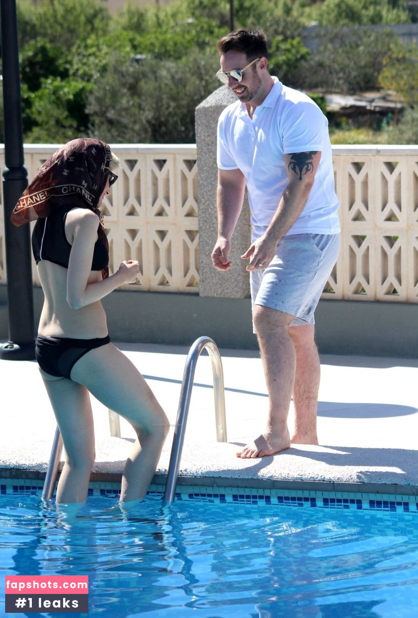 Chloe-Jasmine Whichello gallery photo #28