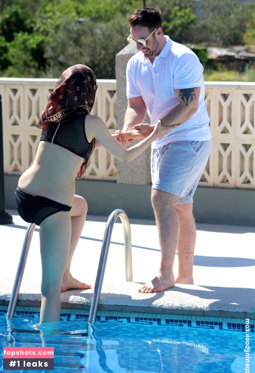 Chloe-Jasmine Whichello gallery photo #30