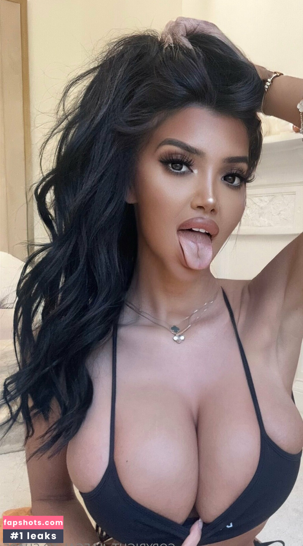 Chloe Khan gallery photo #38