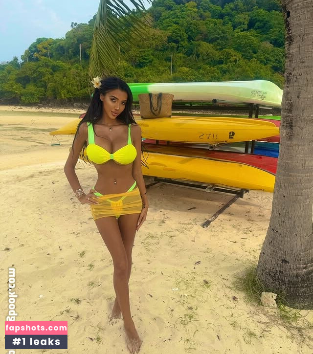 Chloe Khan gallery photo #53