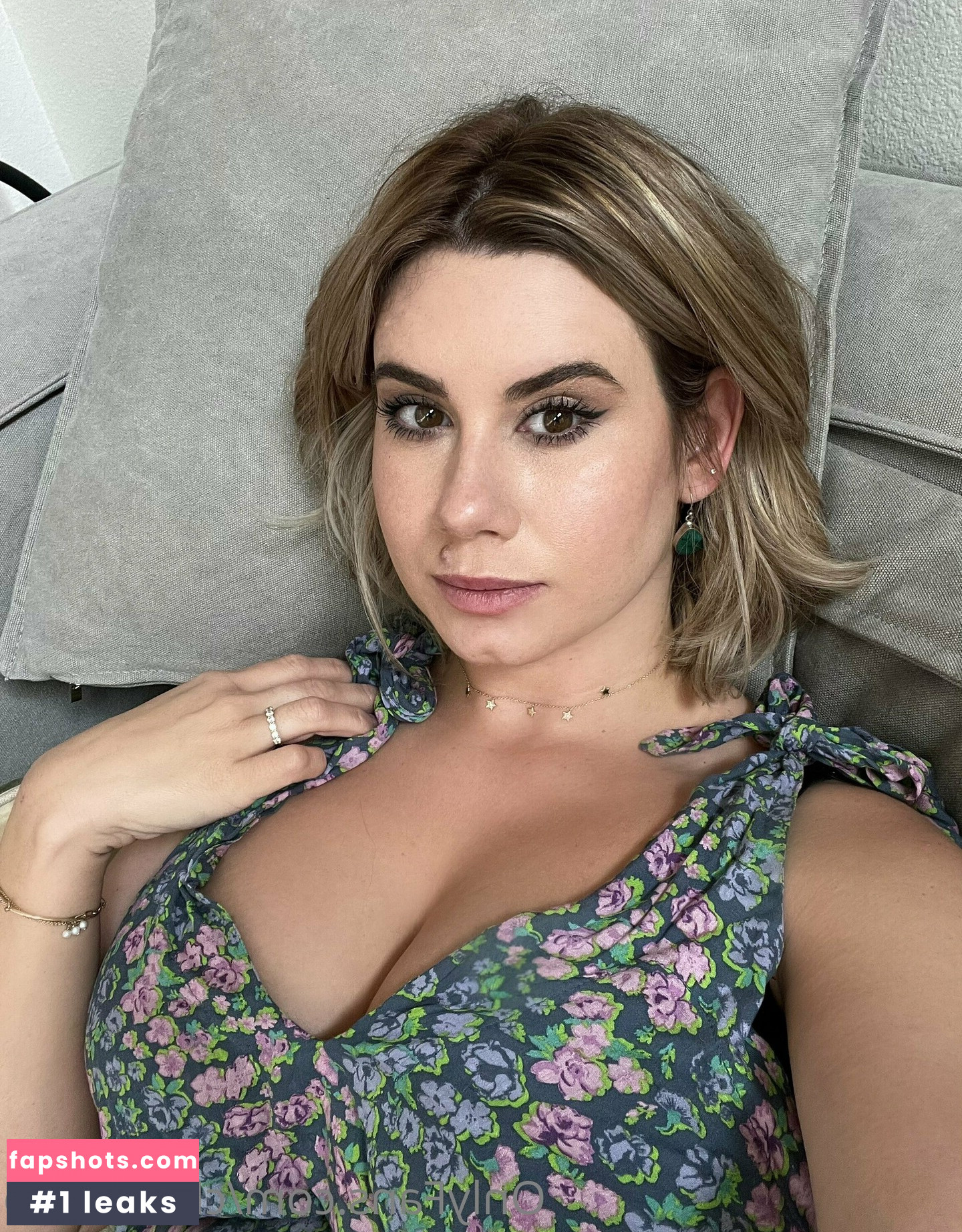 Chloe Lamb gallery photo #6