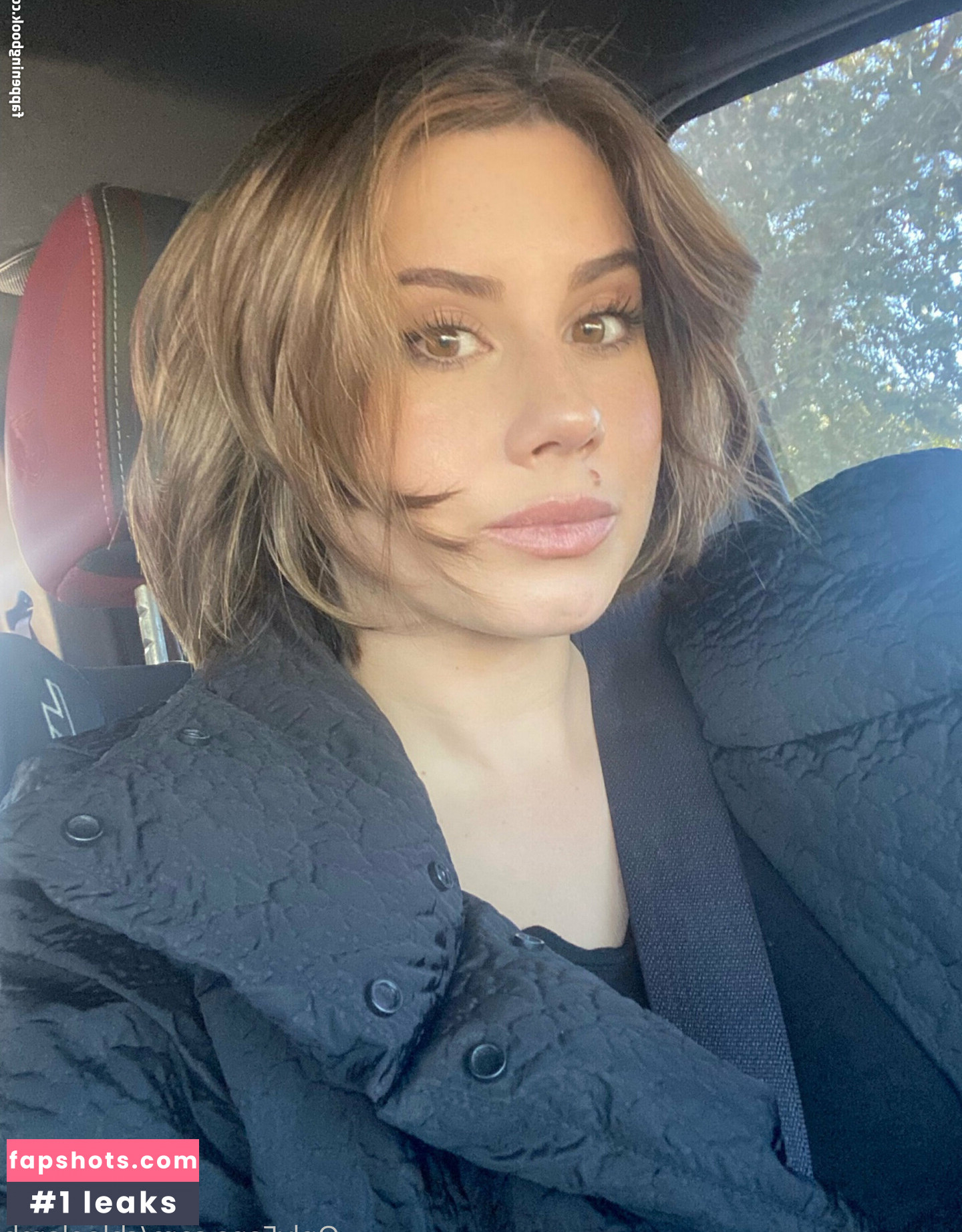 Chloe Lamb gallery photo #10