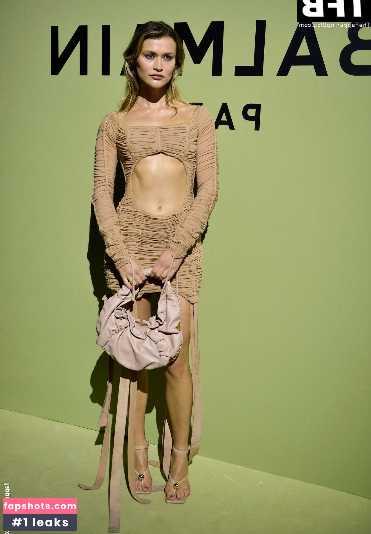 Chloé Lecareux gallery photo #33