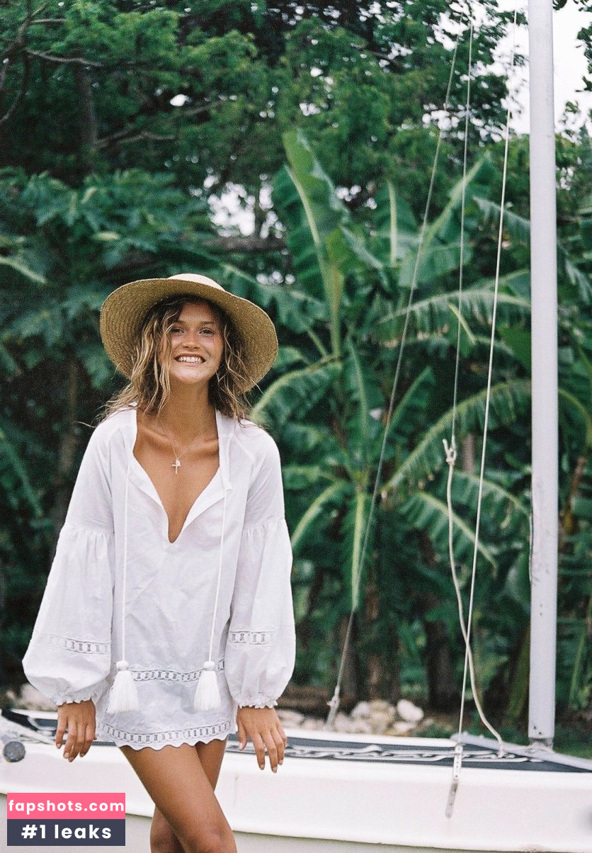 Chloé Lecareux gallery photo #49