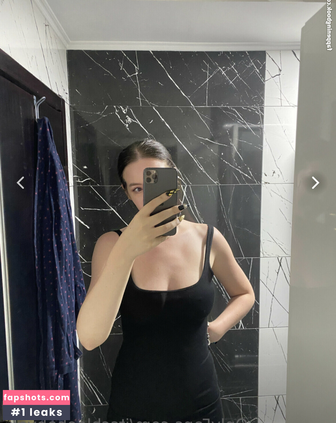 Chloe Lee gallery photo #32