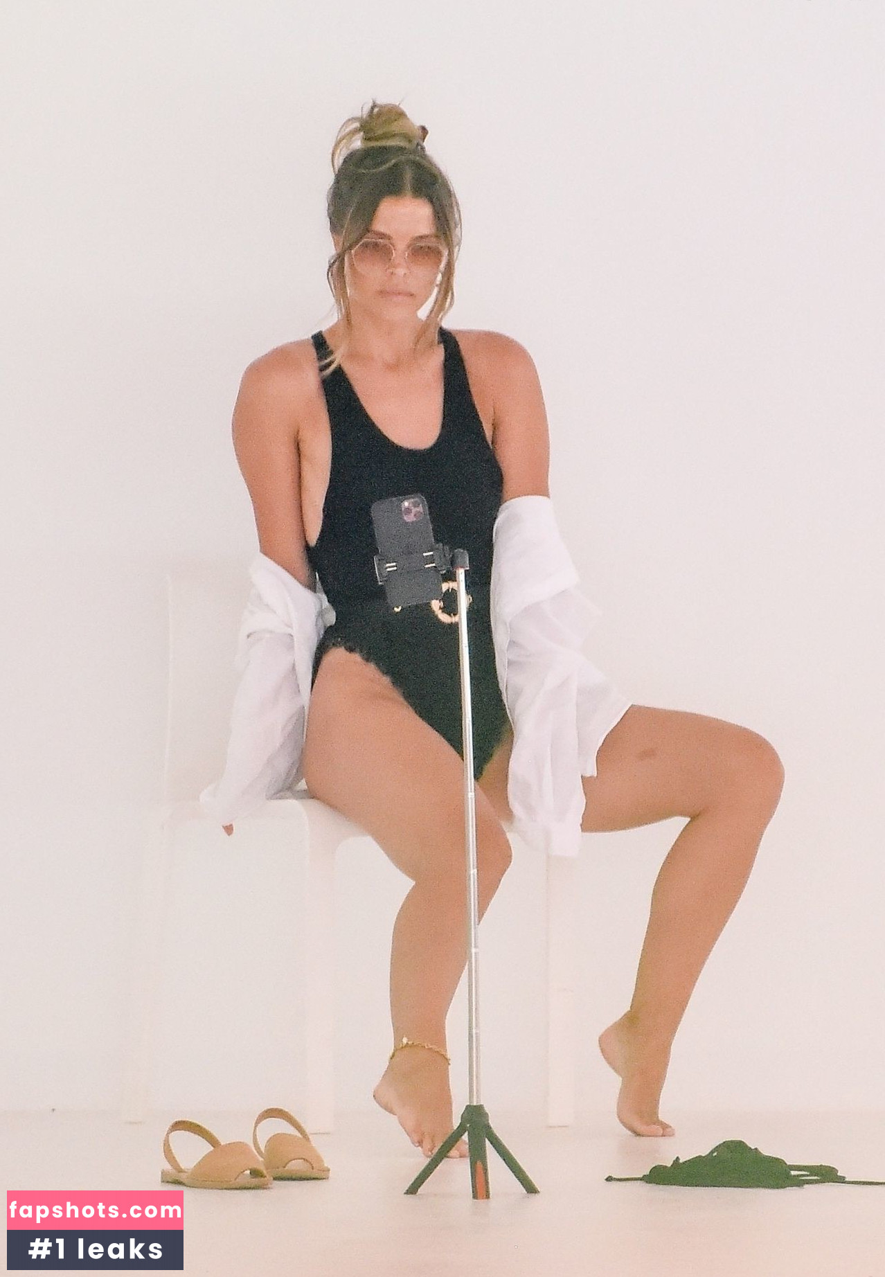 Chloe Lewis gallery photo #12