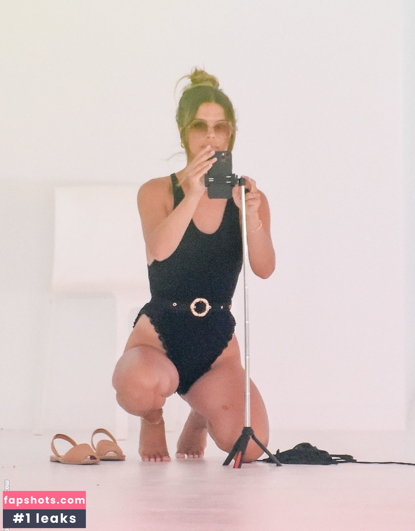 Chloe Lewis gallery photo #20