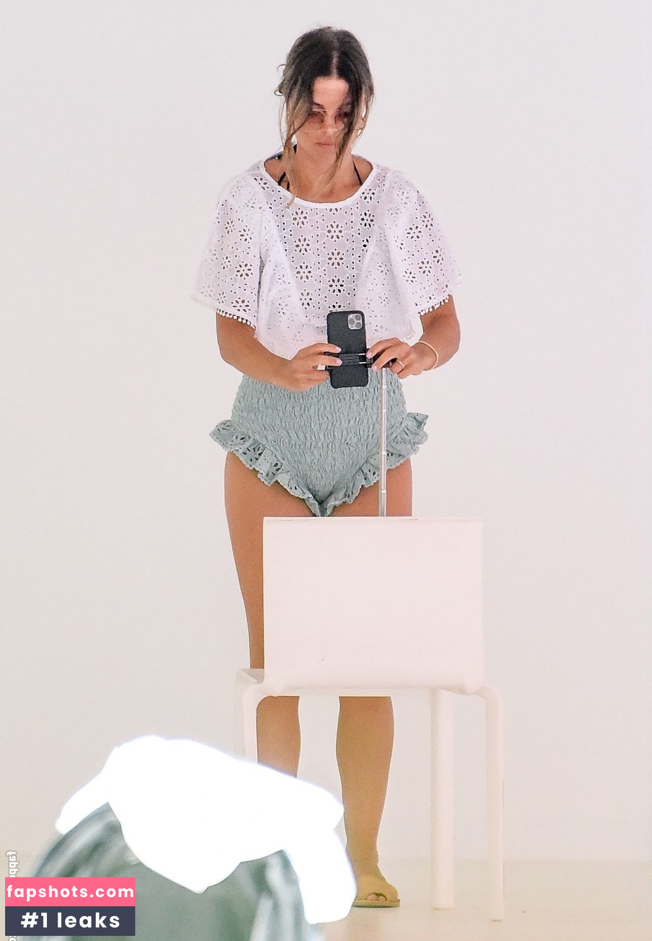 Chloe Lewis gallery photo #32