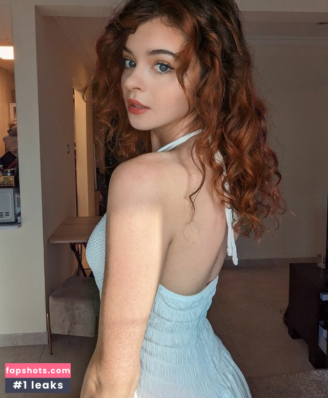 Chloe Lockley gallery photo #12