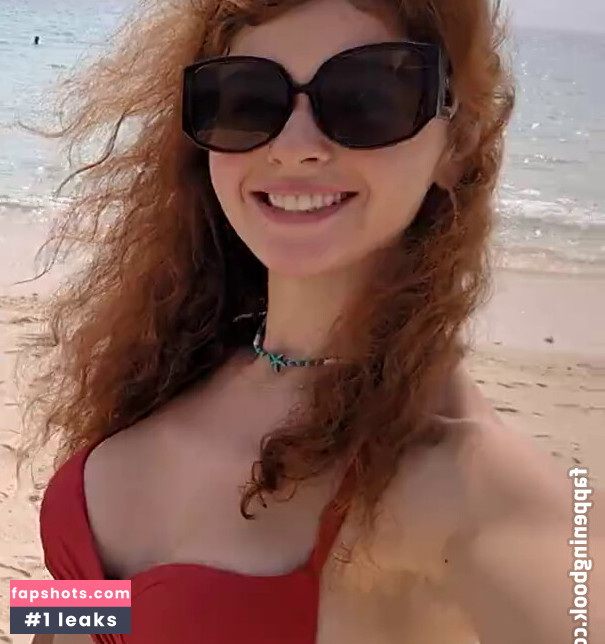 Chloe Lockley gallery photo #23