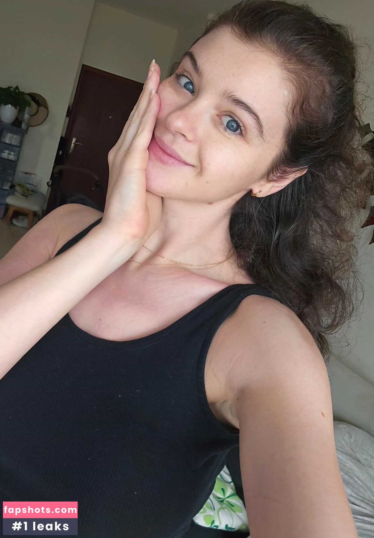 Chloe Lockley gallery photo #4