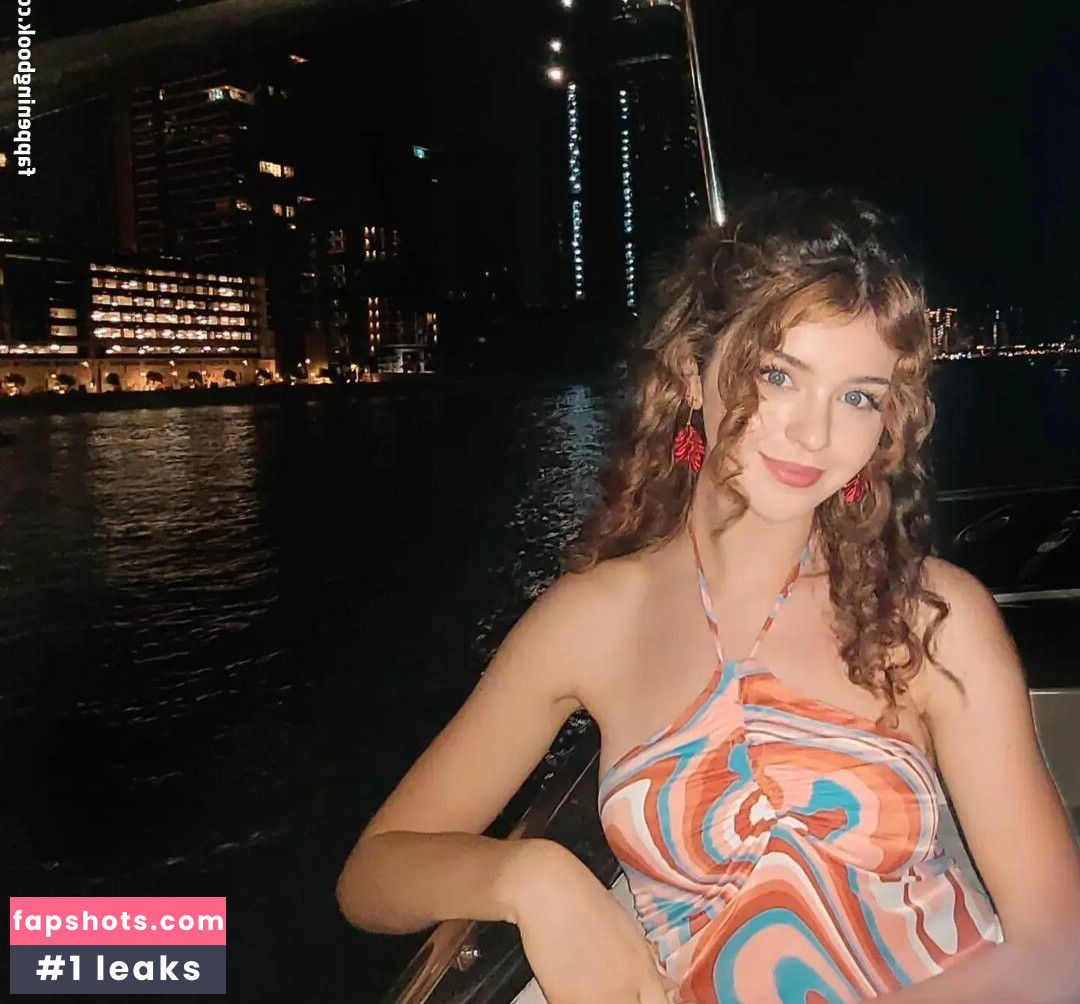 Chloe Lockley gallery photo #34