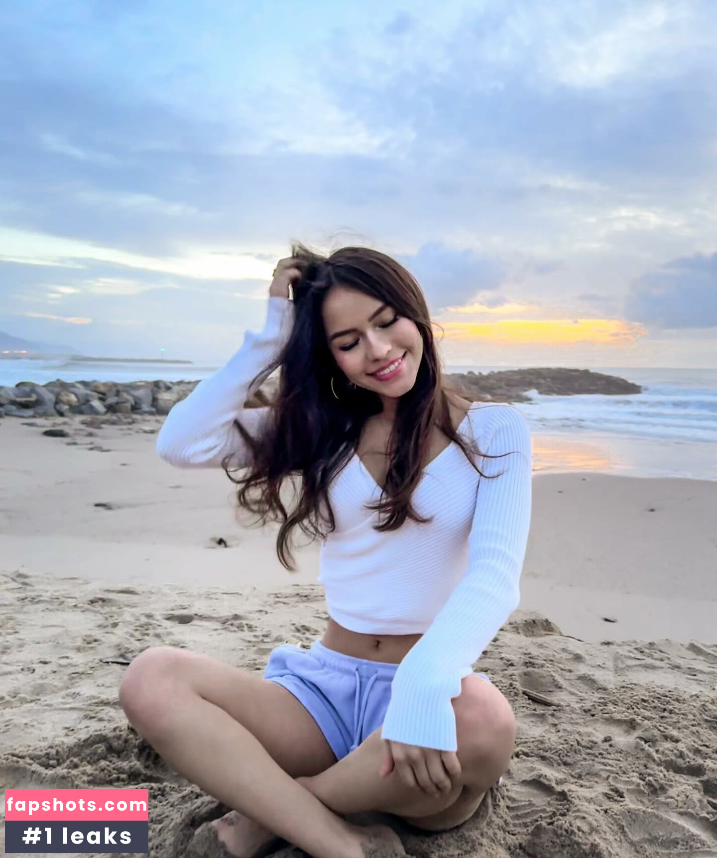 Chloe Marquez nude babe gallery