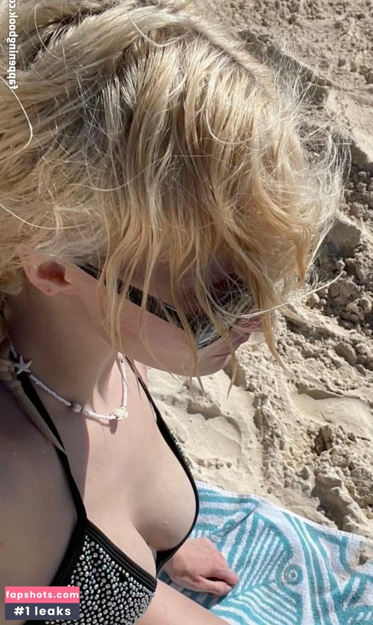 Chloe Moriondo gallery photo #18