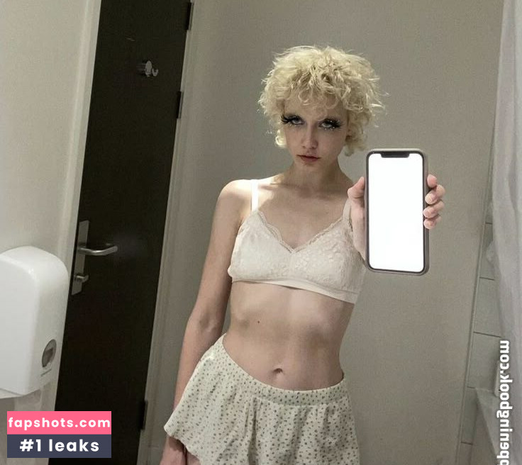 Chloe Moriondo gallery photo #5