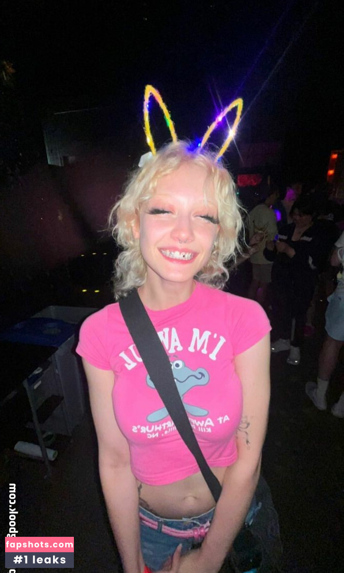 Chloe Moriondo gallery photo #6