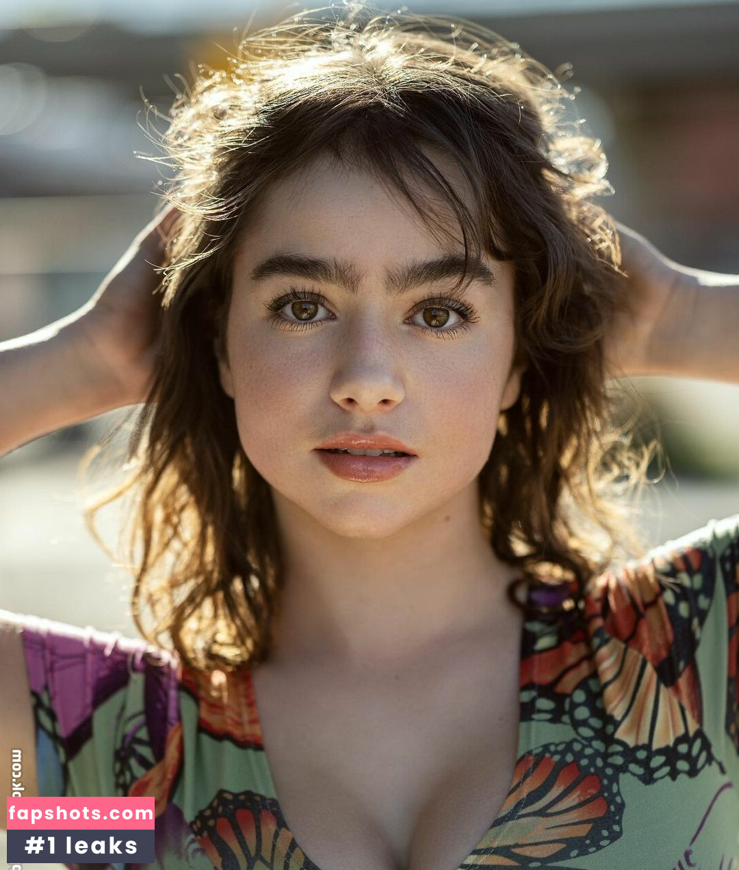 Chloe Reynolds gallery photo #7