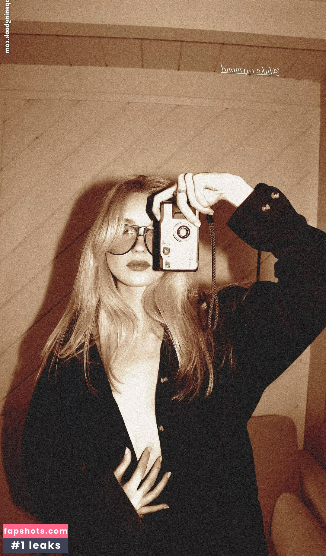 Chloe Rose Robertson gallery photo #3