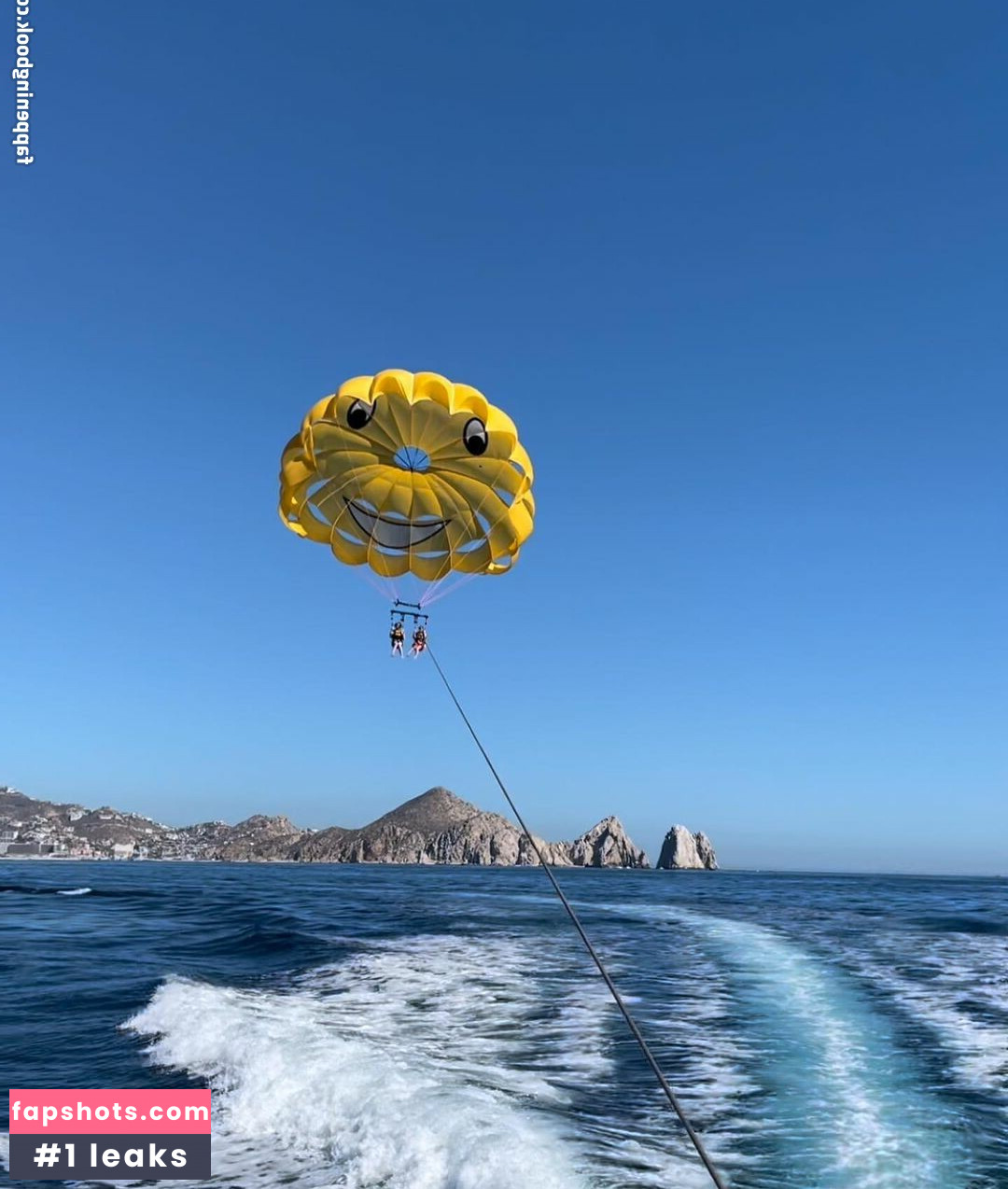 Chloe Simon gallery photo #13