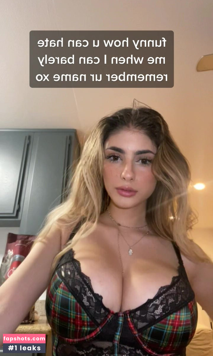 Chloe Simon gallery photo #8